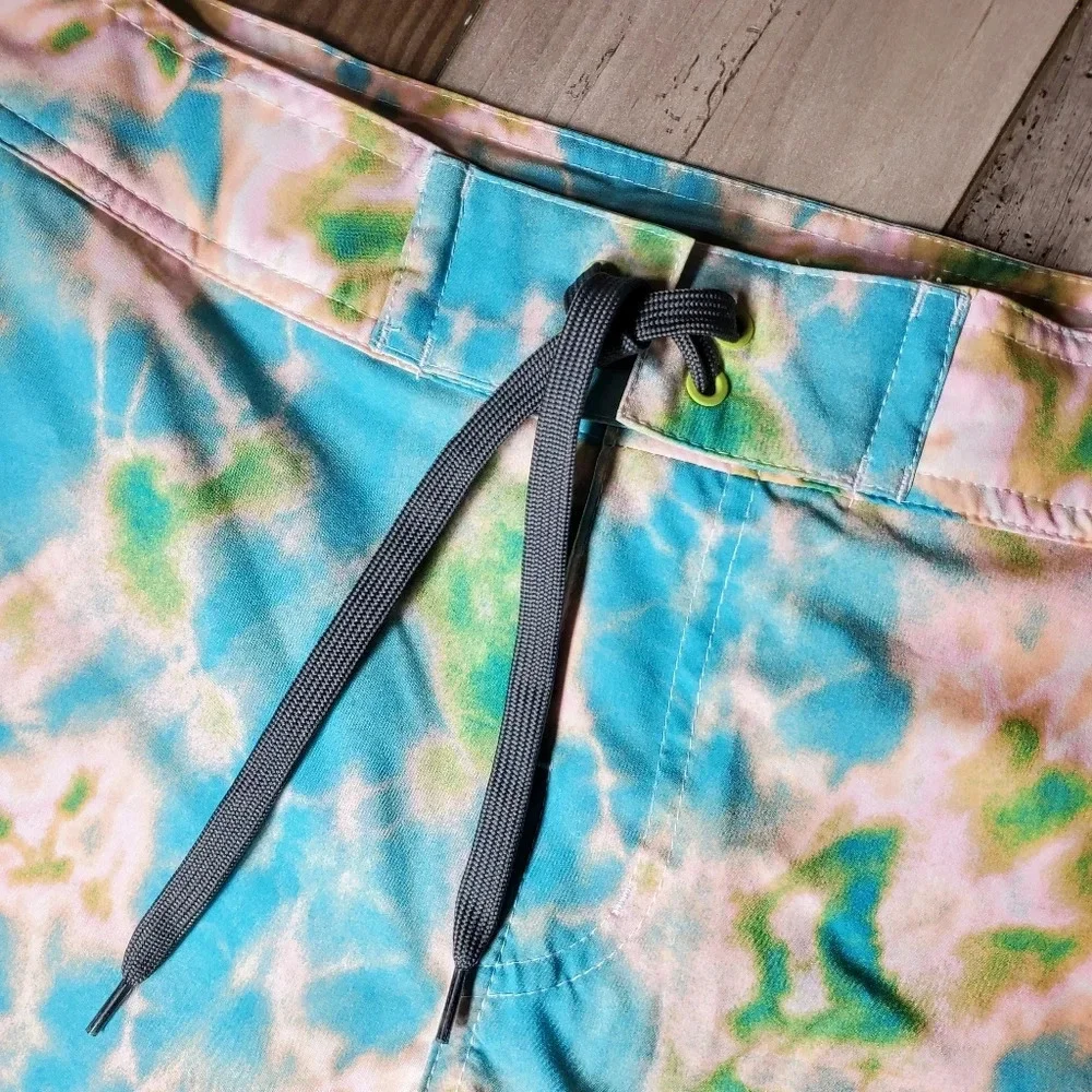 NWT art class Boys Size 18 Tie Dye Swim Trunks Board Shorts